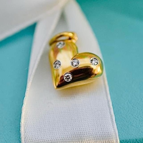 ♥️ Tiffany 18K Yellow Gold Platinum Diamond 
Etoile Heart Charm♥️ - Picture 2 of 5